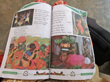 画像:現地の言語であるテルグ語の教科書