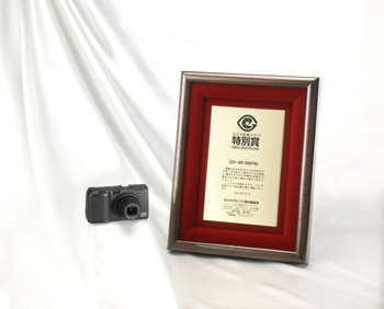 カメラ記者クラブ特別賞を受賞したGR DIGITAL