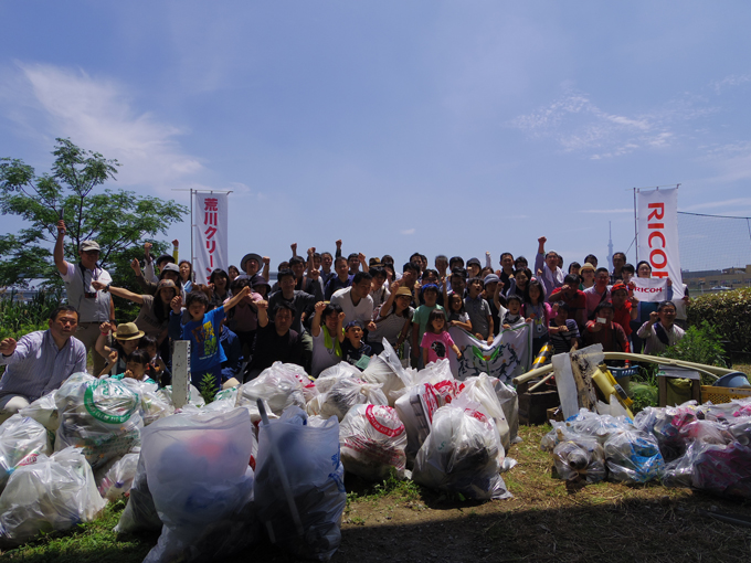画像：リコージャパンは、荒川河川敷でのクリーンアップイベントを開催