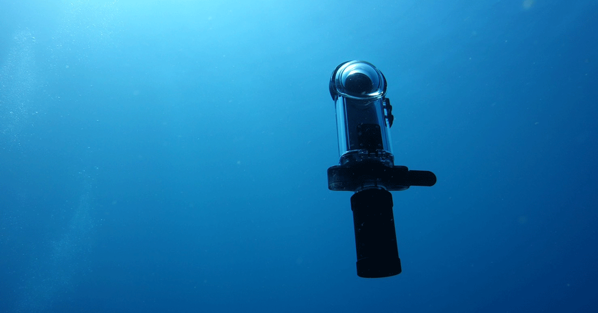 360度カメラを水中でより使いやすく 浮力調整器「STAYTHEE」を開発