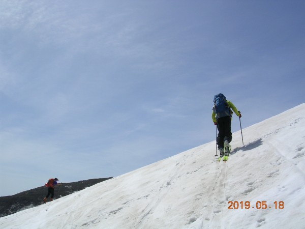 斜面が急になって来る