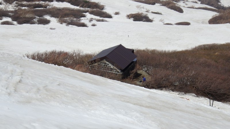 七ッ釜避難小屋