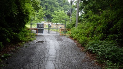 芝沢ゲートが見えてくる