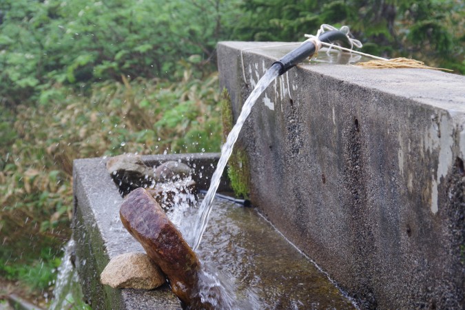 薬師峠の水場