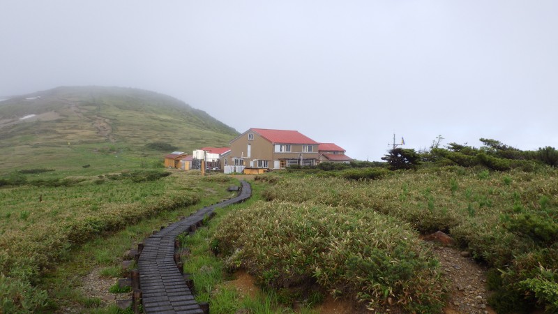 太郎平小屋が見えて来る