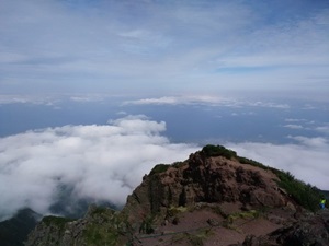 山頂から礼文島方面を望む