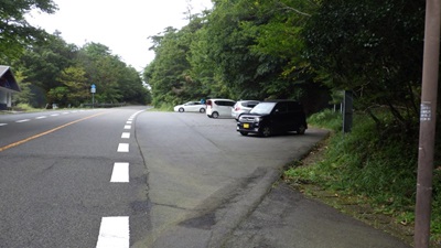 登山口駐車場はガラガラ