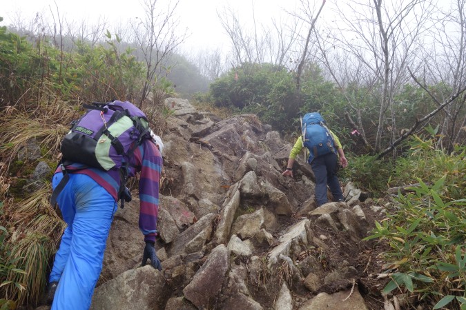 八丁ダルミを登る