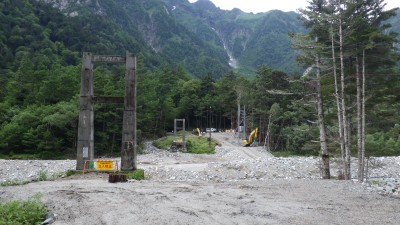 新村橋架け替え中