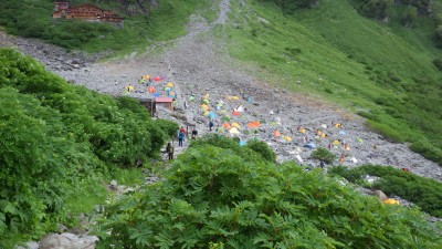 涸沢カールのテント場