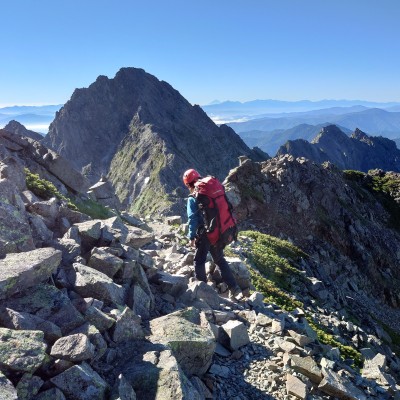 前穂を見ながら快適に歩く