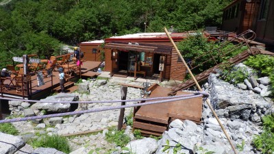 岳沢ヒュッテ