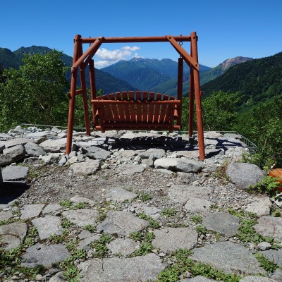 岳沢ヒュッテのブランコ