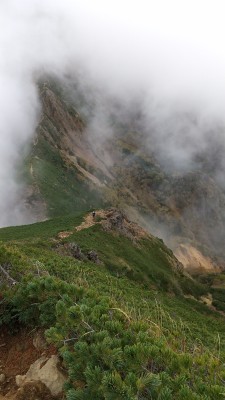 下りだすとガスが飛ぶ