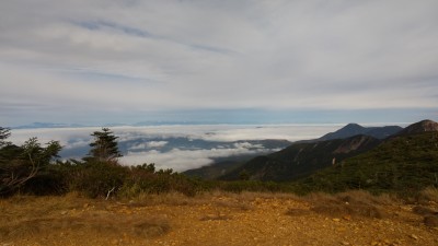 北アルプスは雪が被っている