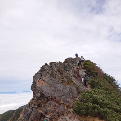 横岳の岩場通過終了