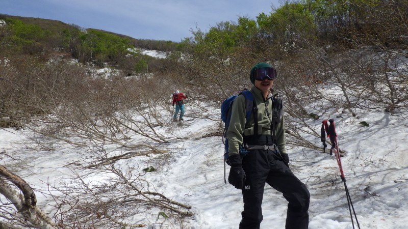ブッシュの中を滑って帰還