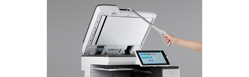 画像1：座ったままでラクラク操作 