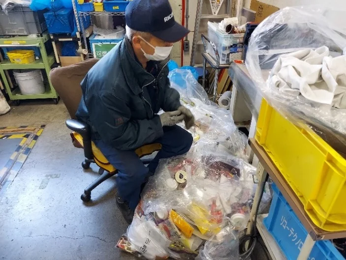 画像：廃棄物の分別/分解2