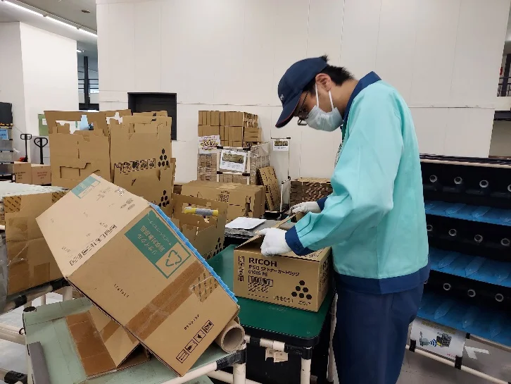 画像：現像ユニット梱包業務1