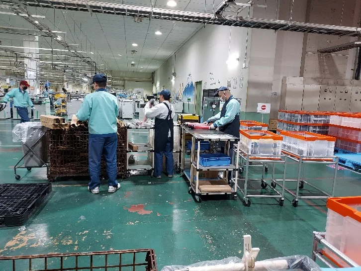 画像：回収トナーボトル仕分け業務1